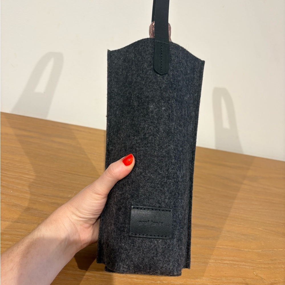 Graf Lantz Elegant Black Felt Wine Tote